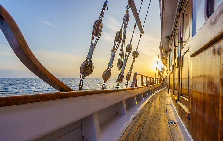 Book a sailing ship Book a sailing ship